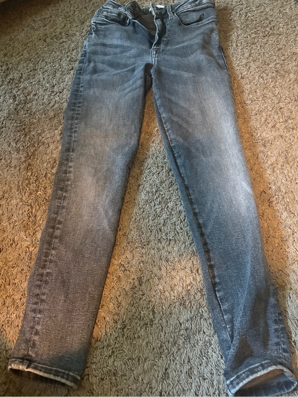 Frame Skinny Jeans in Faded Black